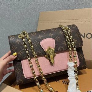 Chain Pink Shoulder Bags
