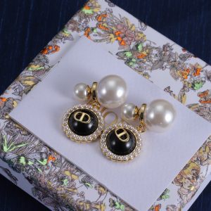 Black pearl pendant earrings