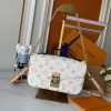 Popular messenger bag of the season 21.5*6*13.5cm