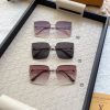 Women’s fashionable large frame sunglasses
