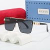 Women’s fashionable large frame sunglasses